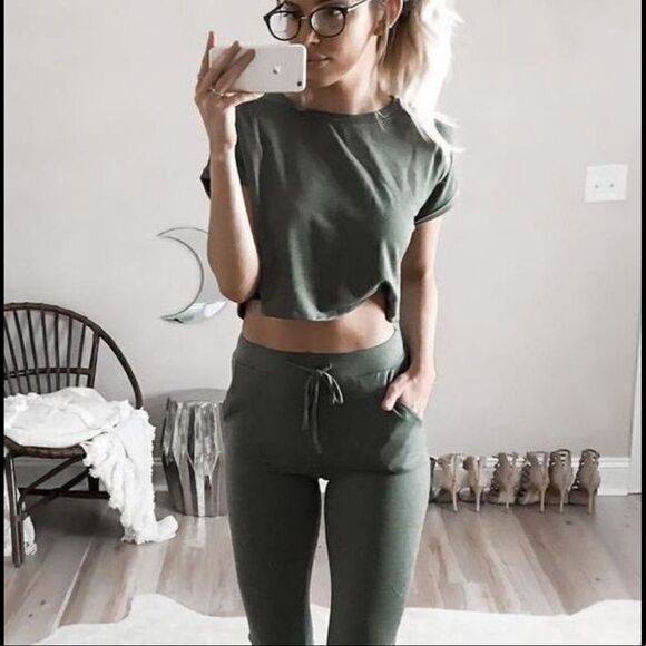 Work Out Active  ATHLEISURE/  Jumbo Mystery box gym / yoga clothes 8-10 pieces🤩 - Picture 5 of 16